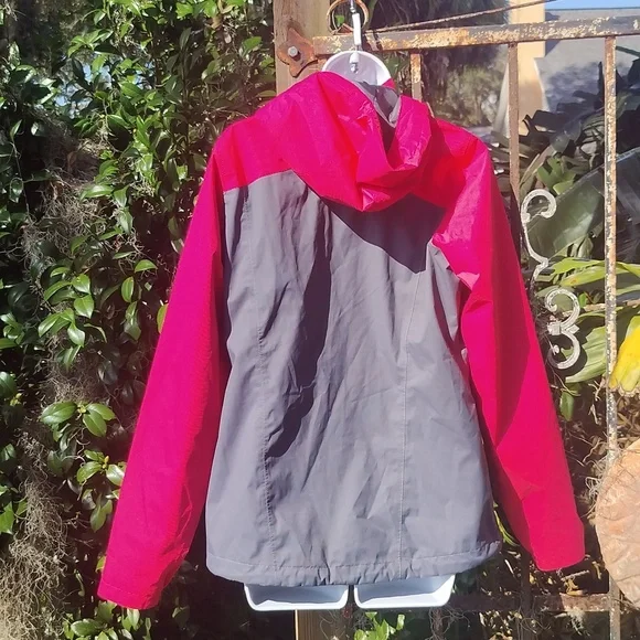 The North face women's pink, gray, hoodie jacket medium - Picture 7 of 7